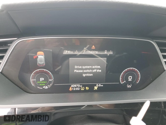 2022 Audi e-tron Premium z VIN WA1AAAGE8NB005235, wystawiony jako Copart lot #57621195 z przebiegiem 40 970 mil mil oraz Czysty tytuł • Clean title. Historia ofert i sprzedaży dostępna na DreamBid. Obrazek 9.