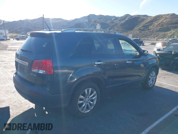 2011 Kia Sorento EX with VIN 5XYKU4A28BG028002, listed as a IAAI auction lot 41665503 with 1 mi miles. Bid and sale history available at carsss.com. Image 4.