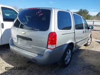 2008 Chevrolet Uplander LS with VIN 1GNDV23178D161136, listed as a IAAI auction lot 41413970 with 175,443 mi miles. Bid and sale history available at carsss.com. Image 4.