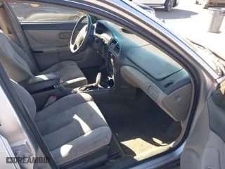 2002 Oldsmobile Intrigue GX with VIN 1G3WH52H02F104930, listed as a IAAI auction lot 41882923 with 187,601 mi miles. Bid and sale history available at carsss.com. Image 5.