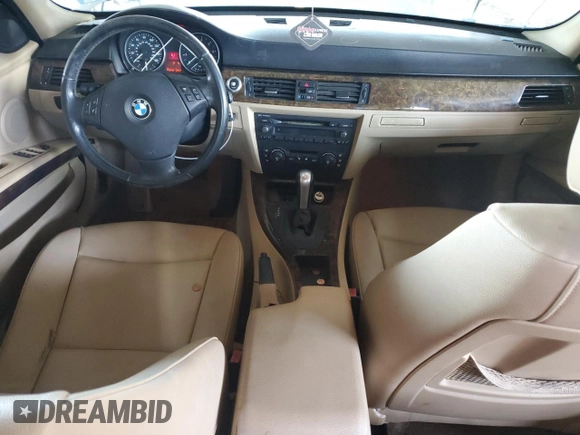 2006 BMW 3 Series 325i z VIN WBAVB135X6PT24700, wystawiony jako Copart lot #59747265 z przebiegiem 202 609 mil mil oraz Czysty tytuł • Clean title. Historia ofert i sprzedaży dostępna na DreamBid. Obrazek 8.
