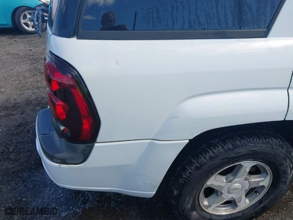 2005 Chevrolet TrailBlazer LT with VIN 1GNDT13S452329864, listed as a IAAI auction lot 41707399 with NaN miles. Bid and sale history available at carsss.com. Image 19.
