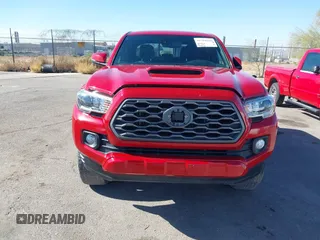 2021 Toyota Tacoma 4WD SR5 with VIN 3TMDZ5BN3MM102098, listed as a IAAI auction lot 41381650 with 30,642 mi miles. Bid and sale history available at carsss.com. Image 6.