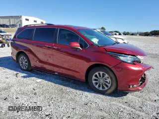 2022 Toyota Sienna XLE with VIN 5TDYRKEC8NS130037, listed as a Copart auction lot 85440074 with 31,357 mi miles and Salvage Title. Bid and sale history available at carsss.com. Image 4.