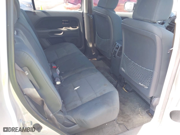 2007 Honda Pilot LX with VIN 5FNYF18167B027915, listed as a IAAI auction lot 41819509 with 206,684 mi miles. Bid and sale history available at carsss.com. Image 8.