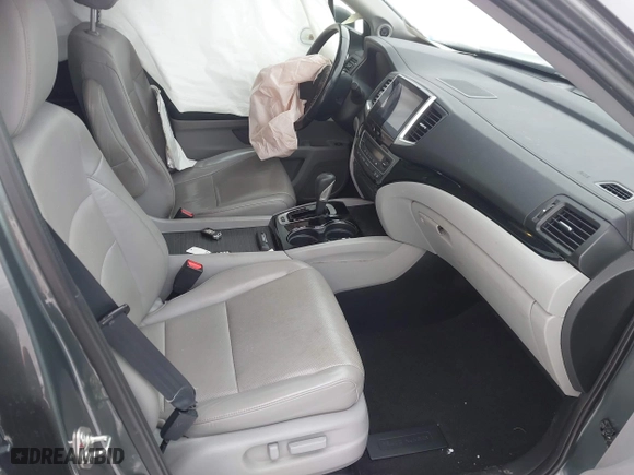 2017 Honda Ridgeline RTL-E with VIN 5FPYK3F78HB012520, listed as a IAAI auction lot 41551255 with 44,270 mi miles. Bid and sale history available at carsss.com. Image 5.