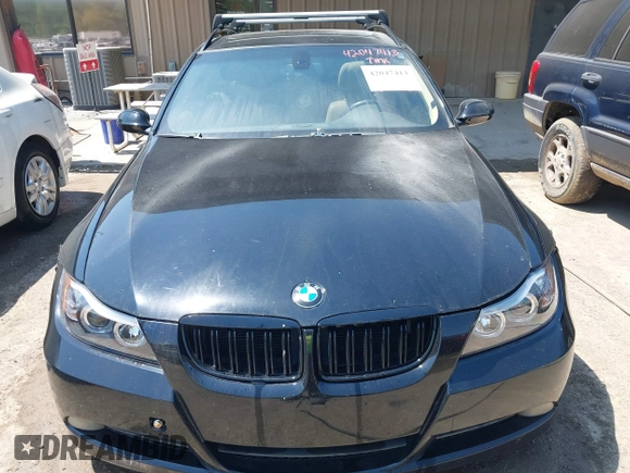 2007 BMW 3 Series 328i with VIN WBAVS13527FX15900, listed as a IAAI auction lot 42047413 with 159,249 mi miles. Bid and sale history available at carsss.com. Image 6.