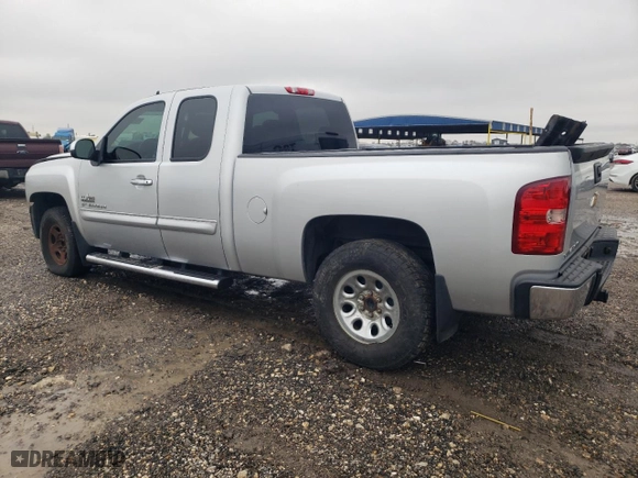 2013 Chevrolet Silverado 1500 LT with VIN 1GCRCSE08DZ413787, listed as a Copart auction lot 42134515 with 134,908 mi miles and Salvage Title. Bid and sale history available at carsss.com. Image 2.