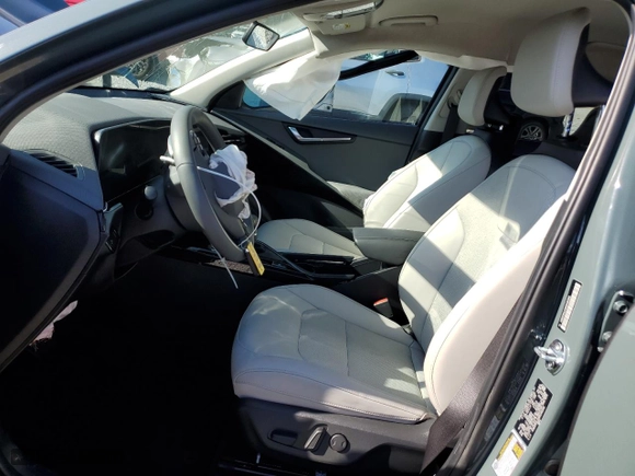 2024 Kia Niro EX Touring with VIN KNDCR3LE0R5190345, listed as a Copart auction lot 87368044 with 10,701 mi miles and Salvage Title. Bid and sale history available at carsss.com. Image 7.