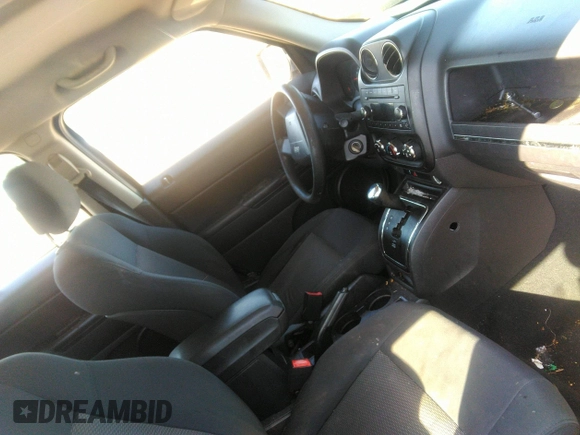 2010 Jeep Patriot Sport with VIN 1J4NT2GBXAD525538, listed as a IAAI auction lot 42178852 with 213,350 mi miles. Bid and sale history available at carsss.com. Image 5.