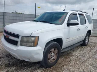 2011 Chevrolet Tahoe LT z VIN 1GNSCBE0XBR135285, wystawiony jako IAAI lot #42317804 z przebiegiem 301 967 mil mil oraz . Historia ofert i sprzedaży dostępna na DreamBid. Obrazek 17.