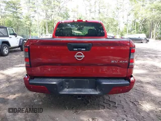 2024 Nissan Frontier SV with VIN 1N6ED1CM8RN608733, listed as a IAAI auction lot 42458774 with 8,871 mi miles and . Bid and sale history available at DreamBid. Image 16.