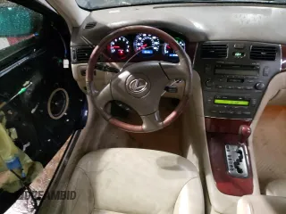 2002 Lexus ES 300 with VIN JTHBF30G125010658, listed as a Copart auction lot 43222855 with 101,808 mi miles and Non Repairable. Bid and sale history available at DreamBid. Image 8.