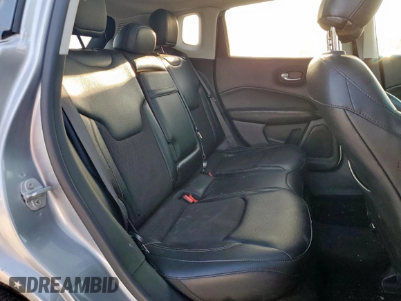 2018 Jeep Compass Latitude z VIN 3C4NJDBB7JT401817, wystawiony jako Copart lot #52244815 z przebiegiem 94 858 mil mil oraz Szkody całkowita. Historia ofert i sprzedaży dostępna na DreamBid. Obrazek 11.