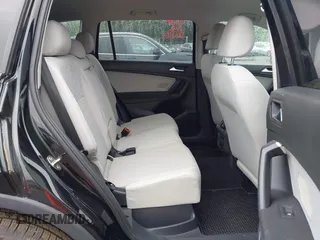 2021 Volkswagen Tiguan S z VIN 3VV0B7AX3MM031908, wystawiony jako IAAI lot #42504384 z przebiegiem 42 510 mil mil oraz . Historia ofert i sprzedaży dostępna na DreamBid. Obrazek 8.