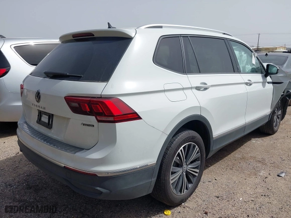 2024 Volkswagen Tiguan Wolfsburg Edition with VIN 3VV5B7AX0RM231755, listed as a IAAI auction lot 41752781 with 4,561 mi miles. Bid and sale history available at carsss.com. Image 4.