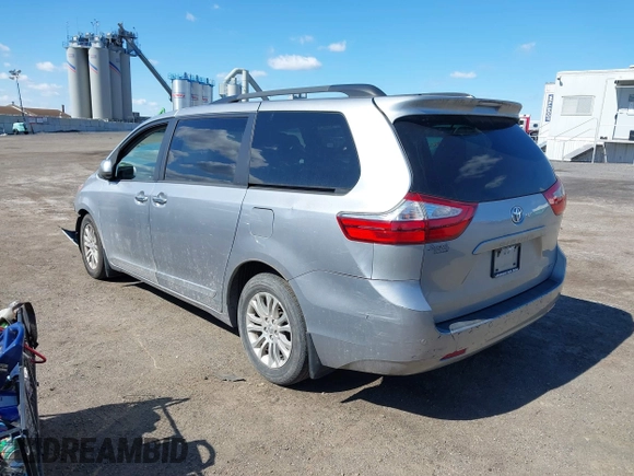 2017 Toyota Sienna XLE Auto Access Seat with VIN 5TDYZ3DC0HS784509, listed as a IAAI auction lot 41725664 with 69,990 mi miles. Bid and sale history available at carsss.com. Image 3.
