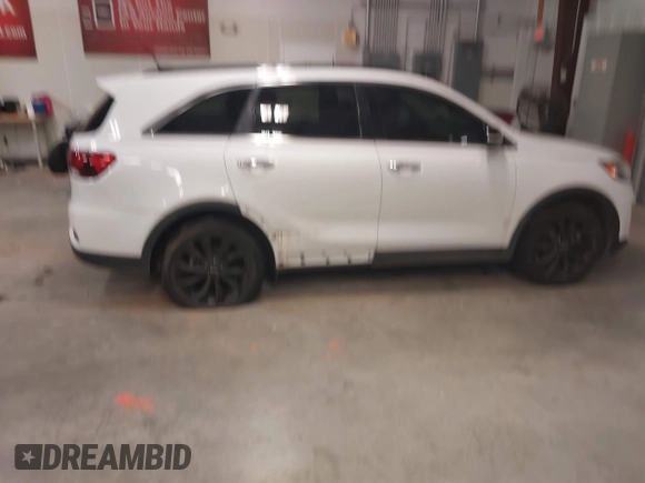 2019 Kia Sorento LX V6 with VIN 5XYPG4A57KG601463, listed as a IAAI auction lot 41358620 with 105,948 mi miles. Bid and sale history available at carsss.com. Image 14.
