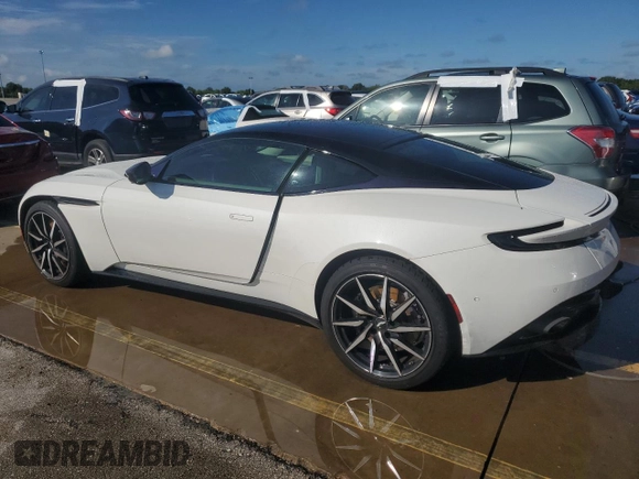 2019 Aston Martin DB11 V8 z VIN SCFRMFAW0KGL05298, wystawiony jako Copart lot #73723684 z przebiegiem Nie podano mil oraz Nie do naprawy. Historia ofert i sprzedaży dostępna na DreamBid. Obrazek 2.