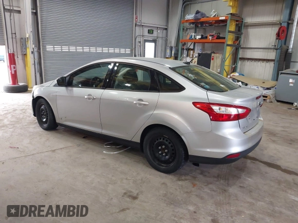 2012 Ford Focus SE with VIN 1FAHP3F26CL207199, listed as a IAAI auction lot 42149458 with 242,158 mi miles. Bid and sale history available at carsss.com. Image 3.