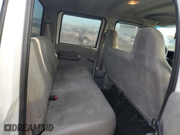 2000 Ford F-350 XL with VIN 1FTSW31F6YEC96409, listed as a Copart auction lot 42994345 with 334,310 mi miles and Salvage title. Bid and sale history available at DreamBid. Image 11.