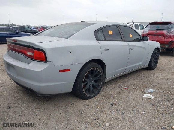 2011 Dodge Charger SE with VIN 2B3CL3CG7BH614882, listed as a IAAI auction lot 41953583 with 195,428 mi miles. Bid and sale history available at carsss.com. Image 4.