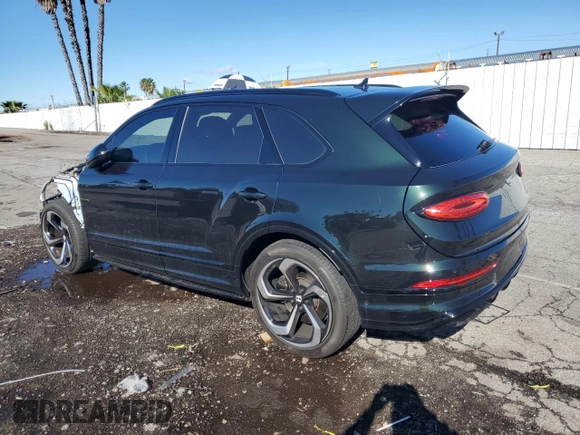 2022 Bentley Bentayga V8 z VIN SJAAM2ZV6NC016276, wystawiony jako Copart lot #39583644 z przebiegiem 5412 mil mil oraz . Historia ofert i sprzedaży dostępna na DreamBid. Obrazek 2.