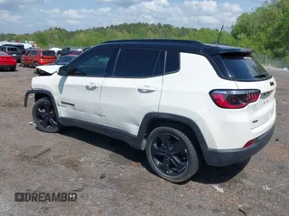 2021 Jeep Compass Altitude with VIN 3C4NJCBB8MT531586, listed as a IAAI auction lot 41941336 with 61,476 mi miles. Bid and sale history available at carsss.com. Image 3.