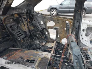2022 Chevrolet Equinox LT z VIN 3GNAXUEVXNL189074, wystawiony jako IAAI lot #41750453 z przebiegiem Nie podano mil oraz . Historia ofert i sprzedaży dostępna na DreamBid. Obrazek 8.