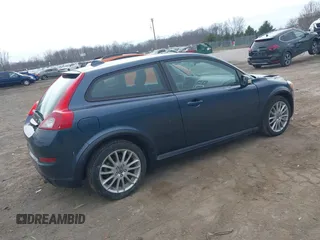 2011 Volvo C30 with VIN YV1672MK1B2220696, listed as a IAAI auction lot 41914435 with 81,626 mi miles and . Bid and sale history available at DreamBid. Image 4.