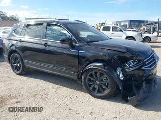 2024 Volkswagen Tiguan SE with VIN 3VV3B7AX8RM192033, listed as a IAAI auction lot 41568271 with 2,851 mi miles and . Bid and sale history available at DreamBid. Image 1.
