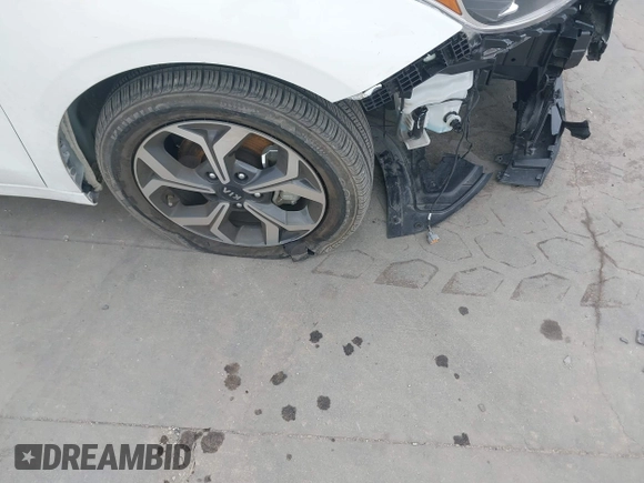 2021 Kia Forte LXS z VIN 3KPF24AD1ME361778, wystawiony jako IAAI lot #42275086 z przebiegiem 13 472 mil mil oraz . Historia ofert i sprzedaży dostępna na DreamBid. Obrazek 18.