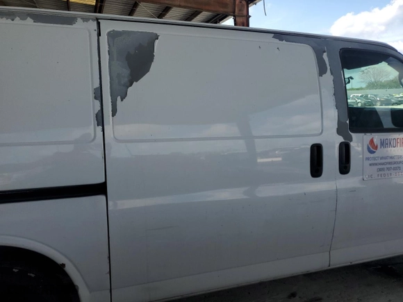 2007 Chevrolet Express Cargo Van with VIN 1GCFG15X071253518, listed as a Copart auction lot 43811325 with 236,388 mi miles and Clean Title. Bid and sale history available at carsss.com. Image 10.