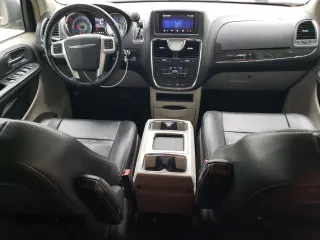 2014 Chrysler Town & Country Touring z VIN 2C4RC1BG0ER293958, wystawiony jako Copart lot #52172065 z przebiegiem 139 922 mil mil oraz Szkoda całkowita • Salvage title. Historia ofert i sprzedaży dostępna na DreamBid. Obrazek 8.