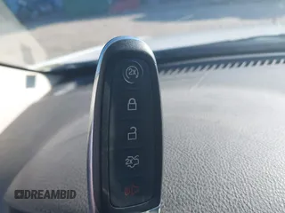 2014 Lincoln MKT EcoBoost z VIN 2LMHJ5AT9EBL52165, wystawiony jako IAAI lot #41246424 z przebiegiem 154 332 mil mil oraz . Historia ofert i sprzedaży dostępna na DreamBid. Obrazek 11.