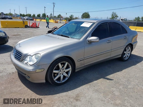 2004 Mercedes-Benz C 230 Kompressor с VIN WDBRF40J64F459900, выставлен на аукционе IAAI как лот 42500575 с пробегом 231 657 миль миль и . История ставок и продаж доступна на DreamBid. Изображение 17.