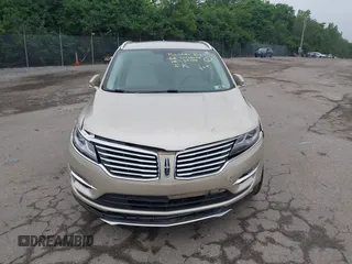 2017 Lincoln MKC Reserve z VIN 5LMCJ3D93HUL57805, wystawiony jako IAAI lot #42425633 z przebiegiem 40 010 mil mil oraz . Historia ofert i sprzedaży dostępna na DreamBid. Obrazek 12.
