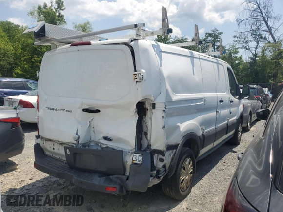 2018 Ford Transit z VIN 1FTYR1ZM0JKA09453, wystawiony jako Copart lot #55241035 z przebiegiem 227 932 mil mil oraz Szkoda całkowita • Salvage title. Historia ofert i sprzedaży dostępna na DreamBid. Obrazek 3.