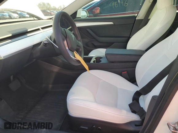 2021 Tesla Model 3 Standard Range Plus z VIN 5YJ3E1EA8MF978095, wystawiony jako Copart lot #45689495 z przebiegiem 44 375 mil mil oraz Szkody całkowita. Historia ofert i sprzedaży dostępna na DreamBid. Obrazek 7.