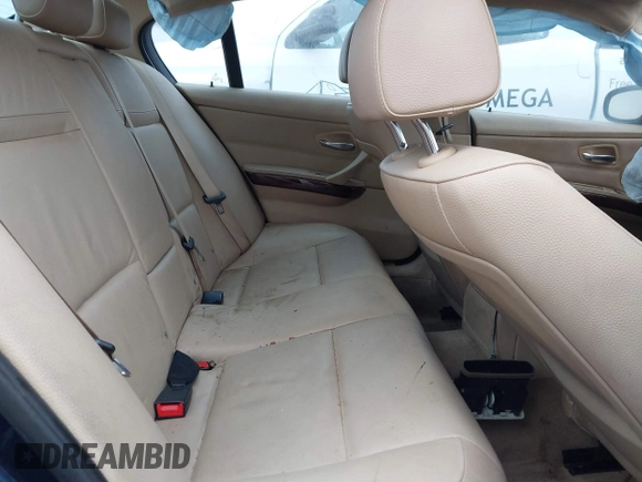 2011 BMW 3 Series 328i with VIN WBAPH7C53BE130946, listed as a IAAI auction lot 41911561 with 111,957 mi miles. Bid and sale history available at carsss.com. Image 8.