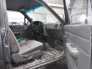 1991 Toyota Pickup с VIN JT4RN13P0M6028973, выставлен на аукционе IAAI как лот 41851906 с пробегом 197 566 миль миль и . История ставок и продаж доступна на DreamBid. Изображение 5.