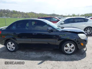 2008 Kia Rio LX with VIN KNADE123X86323641, listed as a IAAI auction lot 41985631 with 175,102 mi miles and . Bid and sale history available at DreamBid. Image 12.