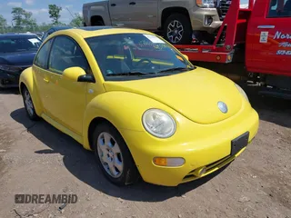 2002 Volkswagen Beetle GLS z VIN 3VWCK21CX2M450876, wystawiony jako IAAI lot #42278970 z przebiegiem 97 590 mil mil oraz . Historia ofert i sprzedaży dostępna na DreamBid. Obrazek 1.