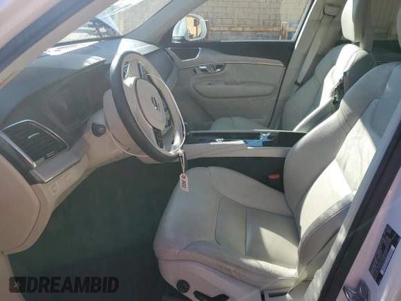2021 Volvo XC90 Momentum z VIN YV4102CK2M1734892, wystawiony jako Copart lot #87356004 z przebiegiem 47 207 mil mil oraz Szkoda całkowita • Salvage title. Historia ofert i sprzedaży dostępna na DreamBid. Obrazek 7.
