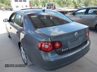 2008 Volkswagen Jetta SE с VIN 3VWRM71K68M058236, выставлен на аукционе IAAI как лот 42285102 с пробегом 153 463 миль миль и . История ставок и продаж доступна на DreamBid. Изображение 3.