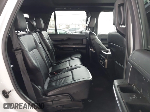 2020 Ford Expedition XLT with VIN 1FMJU1HT7LEA34372, listed as a IAAI auction lot 41720101 with 81,388 mi miles. Bid and sale history available at carsss.com. Image 8.