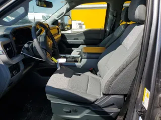 2023 Ford F-250 XL z VIN 1FT7W2BN6PEC14943, wystawiony jako Copart lot #52540055 z przebiegiem 15 451 mil mil oraz Szkoda całkowita • Salvage title. Historia ofert i sprzedaży dostępna na DreamBid. Obrazek 7.