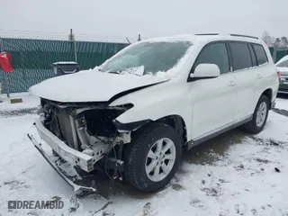 2013 Toyota Highlander with VIN 5TDBK3EH3DS261791, listed as a IAAI auction lot 41622314 with 114,225 mi miles. Bid and sale history available at carsss.com. Image 2.