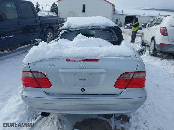 2000 Mercedes-Benz CLK-Class with VIN WDBLK65G5YT054080, listed as a IAAI auction lot 41353771 with 148,501 mi miles. Bid and sale history available at carsss.com. Image 16.