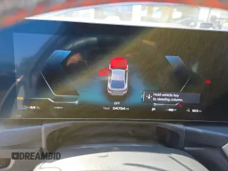 2024 BMW i4 M50 z VIN WBY33AW00RFT04066, wystawiony jako Copart lot #57458105 z przebiegiem 4754 mil mil oraz Szkody całkowita. Historia ofert i sprzedaży dostępna na DreamBid. Obrazek 12.